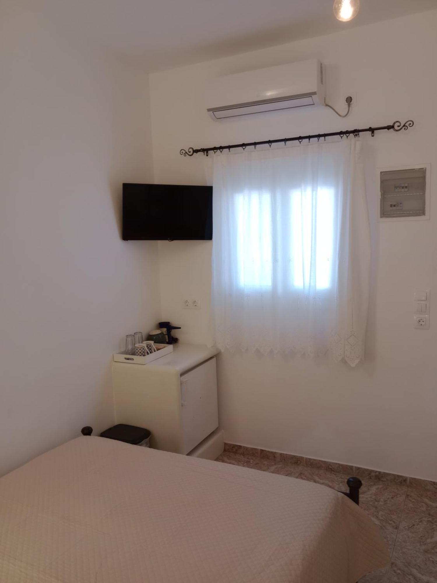 Meltemi Rooms And Studios 阿纳菲 外观 照片