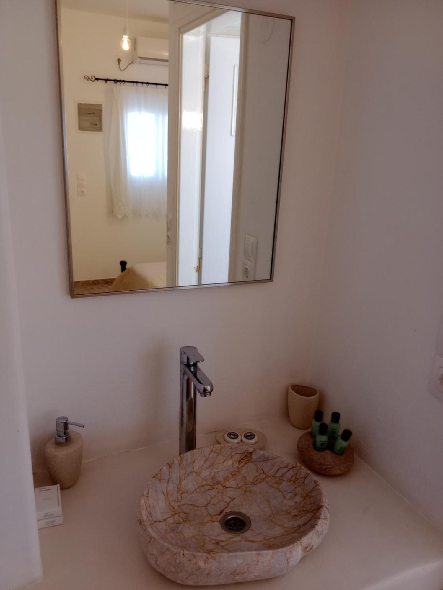 Meltemi Rooms And Studios 阿纳菲 外观 照片